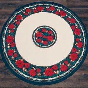 66" Round Poinsettia Round Tablecloth NWOT